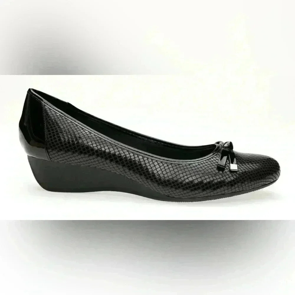 Karen Scott Pippa Casual Round toe Wedge
Pumps Black Size 6